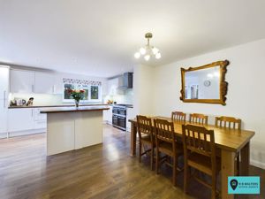Kitchen/Diner- click for photo gallery